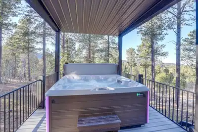 Image de South Dakota Retreat w/ Hot Tub, Fire Pit & Grill!