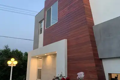 Image de Contemporary Villa in West Hills