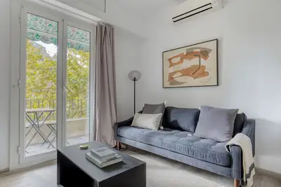 Image de Bright Nova Esquerra de l'Eixample 3br w/ 2 Balconies, by Blueground