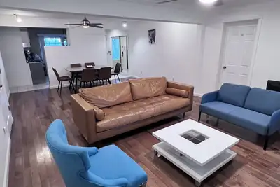 Image de Modern and spacious house close to Nyc / Garden City