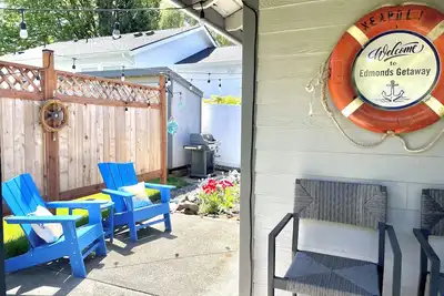 Image de Edmonds Getaway Cottage | Walk to Train & Stadium
