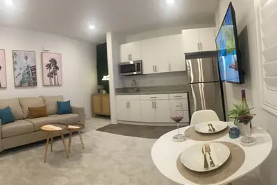 Cozy cottage. 1 bedroom 1 bath