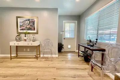 Stylish Newly Remodeled Back-House - With Pool, Workstation Mini Resort!