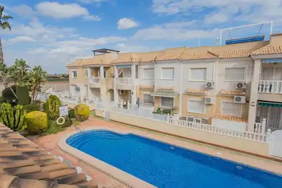 Image de Belle maison de vacances pour 4 personnes avec Wifi, piscine, climatisation, Tv et terrasse