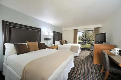 Image de Scenic Escape with Modern Comfort Near Smith Rock | Pools and Chilren's Area