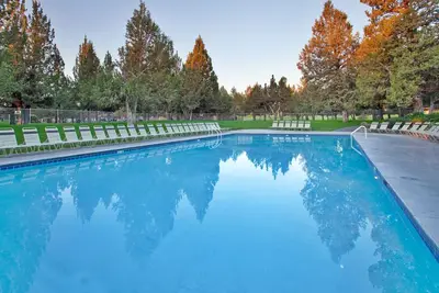 Image de Charming Getaway with Sauna & Scenic View – 15 Mins from Bend | Free Parking