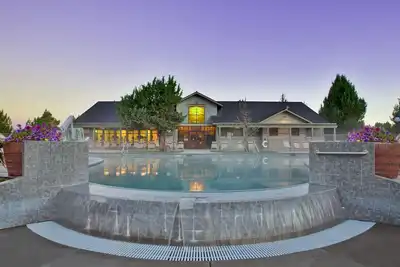 Image de Rustic Retreat Perfect for Peaceful Stay | Pools and Scenic River Walks Access