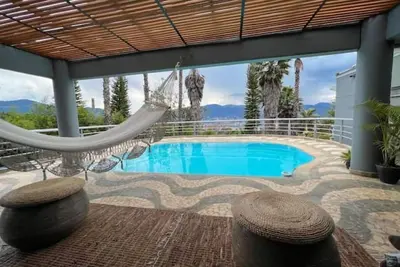Image de Mansión Medellín 680 m2 con Piscina y Sala de Vapor