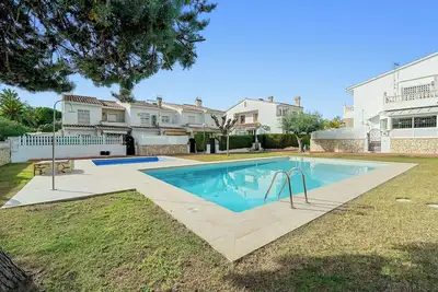 Image de Maison de vacances 'Marés' avec piscine partagée, Wi-Fi et climatisation