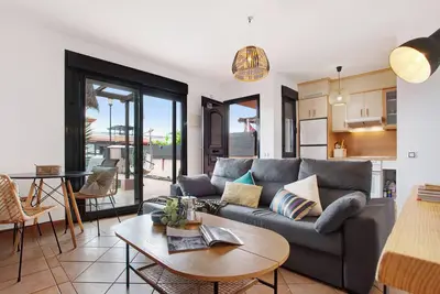 Maison de vacances 'Casa Vicente Majanicho' avec piscine partagée, terrasse privée et Wi-Fi