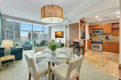 Image de 1br Luxury Condo +Parking in the Heart of Brickell