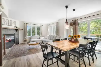 Image de Townhouse on the Golf w/ Pool Access -Aiglon 1666