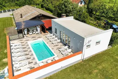 Superbe maison à Kapela avec cuisine