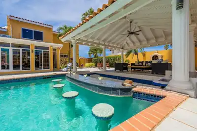 Image de Exclusive villa surrounded by tropical gardens