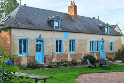 Image de Maison de campagne entourée de son grand jardin arboré. Détente absolue!