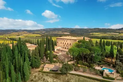 Image de Villa à Montalcino avec 11 chambres à coucher, 22 couchages