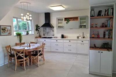 Image de Beautiful rooftop duplex with a balcony overlooking the park
