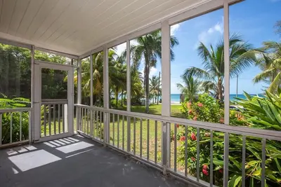Image de Newly Remodeled Beach House on the Calm Caribbean, Walk to Town Restaurants