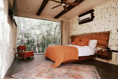 Image de Tulum Jungle Villa 2br and 2 Sofas in Living Room, complete with full bathrooms!