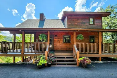 Image de Three Bears Hideaway-Wears Valley-Mountain Views-Family Getaway