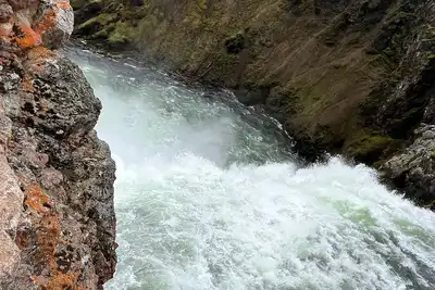 Image de Located on highway 124 in Mkellar, between Lake Maitouwabing & Mckellar Lake.