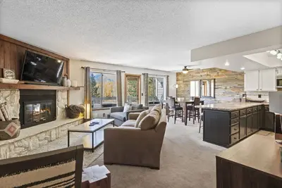Image de Welcoming and Modern Mountain Condo in Silverthorne!
