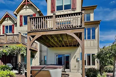 Image de Lake House #9 | Lake Views & Hot Tub + 5 Minutes to the Slopes!