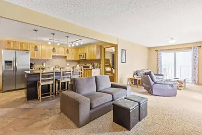 Image de Rocky Mountain Escape with Vista View | Wildernest