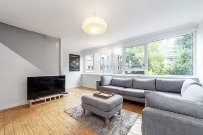 Image de Peaceful Renovated 5bdr house w/garden | Smarthost
