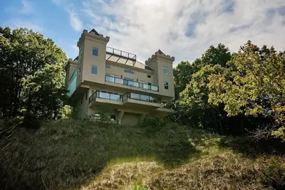 Image de A Castle on Lake Michigan near Silver Lake Dunes