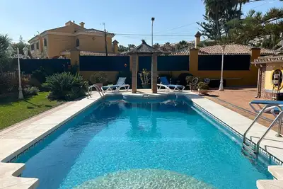 À 700 m de la Plage! Maison Avec Barbecue et Piscine, Idéal Pour les Familles