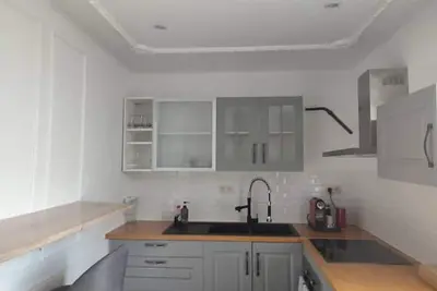 Image de Appartement chaleureux, idéal pour un voyage d'affaires ou un couple.