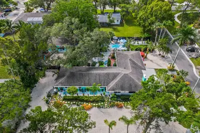 Image de Tranquil Tide Villa -Riverview w/pool on riverwalk, near Ami beach, pet friendly