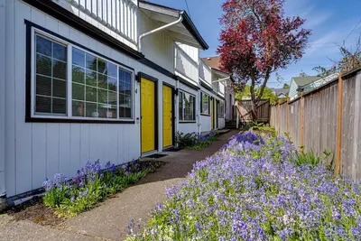 Image de Retreat near Uo, Autzen, Amazon Park | 2 Studio - 2 Bath
