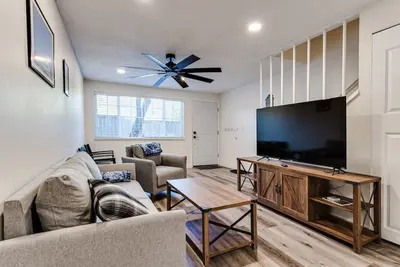 Image de 😍 Updated Condo (# 3) near Uo, Autzen Stadium, Amazon Park