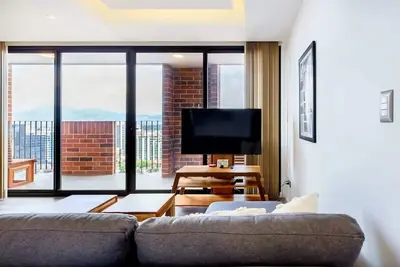 Image de Spacious 24th Floor 1 Bd Apt. with Amazing Views!