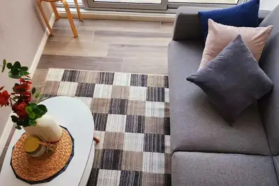 Image de New Modern Centric Apt by Airport 9th floor Narama\n