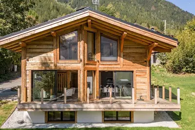 Image de Chalet BelleVue - Charmant chalet neuf de 5 chambres aux Moussoux