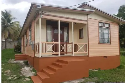 Image de Cozy Traditional Bajan Cottage