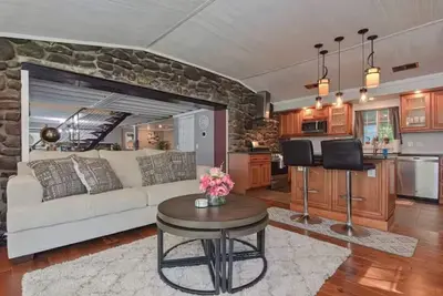 Image de Serene Rustic Hideaway w/ Pool in Granby!