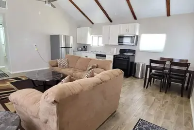 Image de Adorable Central Casita - Close to Everything!