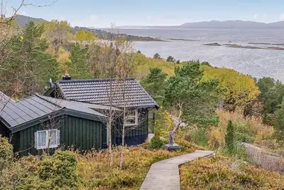 Image de Maison confortable à Kjørsvikbugen avec.