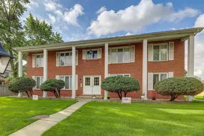Image de Renovated Munster Condo - 15 Mi to Lake Michigan!