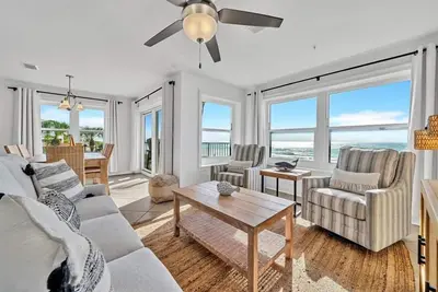Image de Coastal Cool | Corner Beachfront Condo w/ 2 King Beds & Sunrise Views!