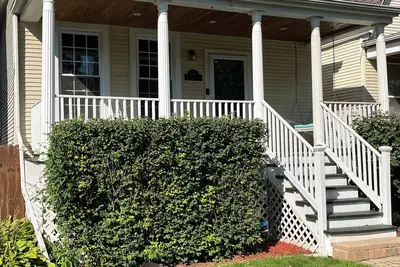 Image de 3 Bdrm 2 Bath House Sleeps 8-10 in Chicago 2. 5 miles to Wrigley w/ 2 car garage.