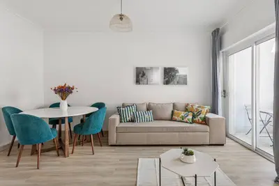 Joivy Striking flat in Benfica