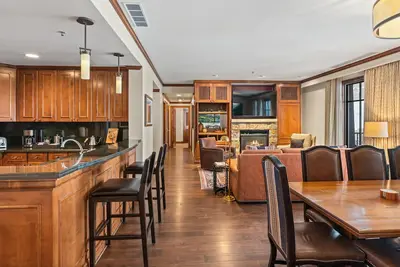 Image de The Ritz-Carlton 3 Br Premier Residence 8205, Ski-in/Ski-out Resort in Aspen Highlands w/ Ski view