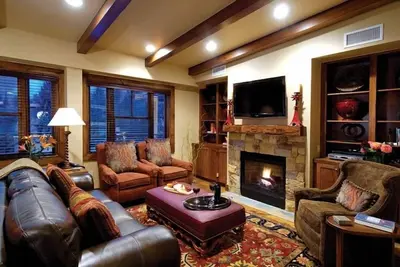 Image de Innsbruck Aspen | Deluxe Two-Bedroom Suite 07 w/ Hot tub, Centrally located