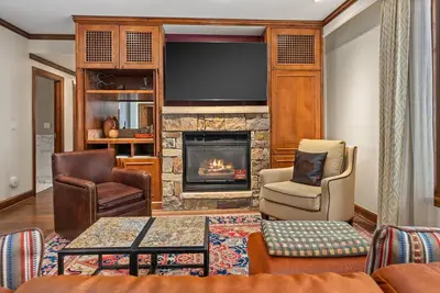 Image de The Ritz-Carlton Club | 3 Bedroom Residence 8209, Ski-in & Ski-out Resort in Aspen Highlands