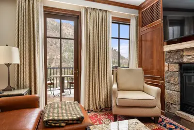 Image de The Ritz-Carlton Club | Two-Bedroom Residence 8411, Ski-in & Ski-out Resort in Aspen Highlands